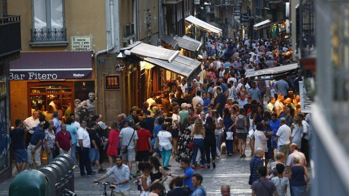 Espacioso Apartamento En El Centro De Pamplona Exterior foto